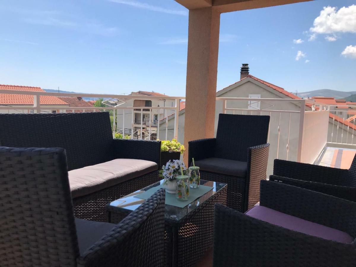 Apartment Aurora Kaštela エクステリア 写真